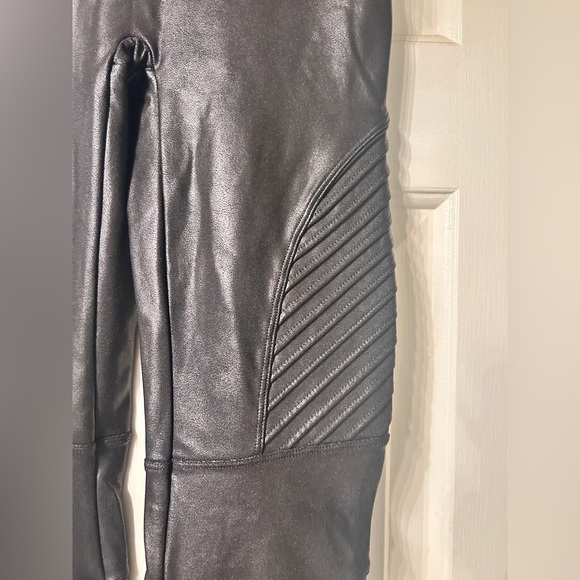 Spanx Faux Black Leather Moto Leggings, Small Petite - Picture 5 of 8